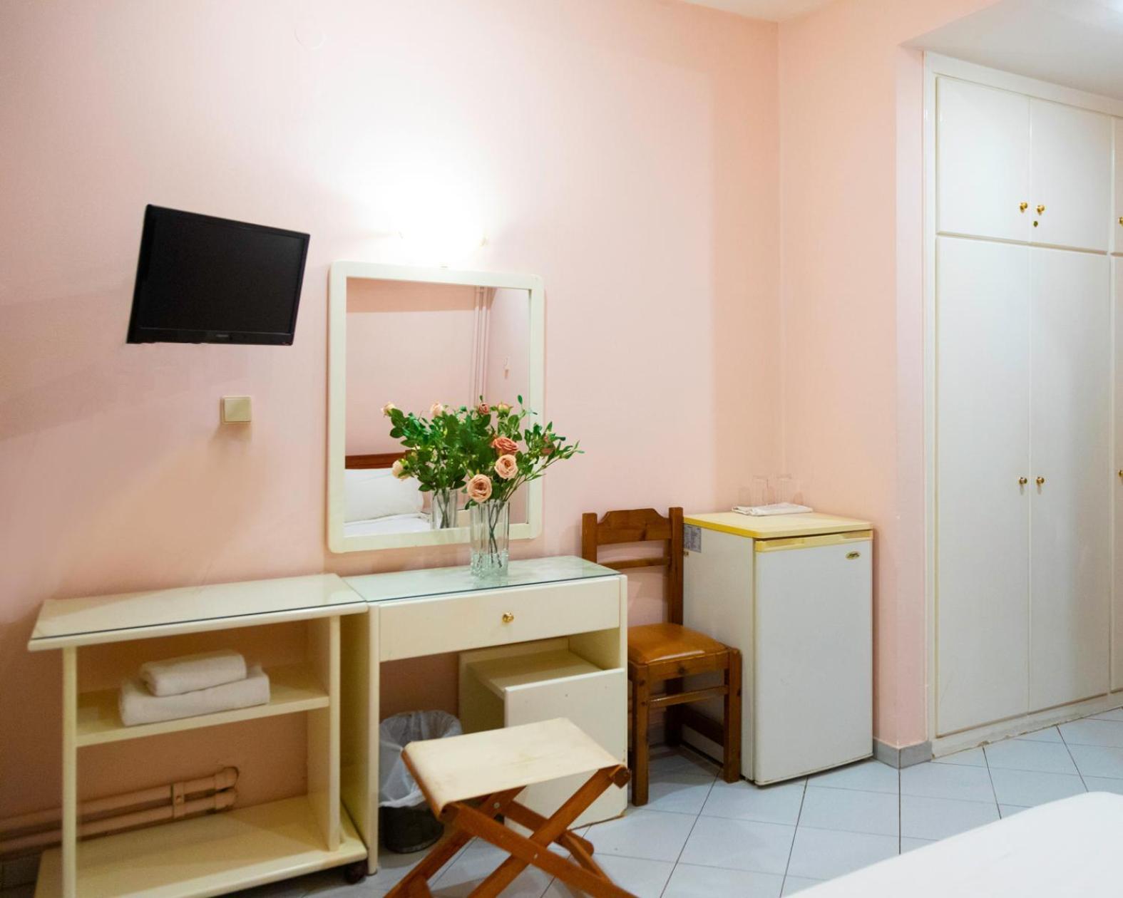 Hotel Avra Kardítsa Екстериор снимка