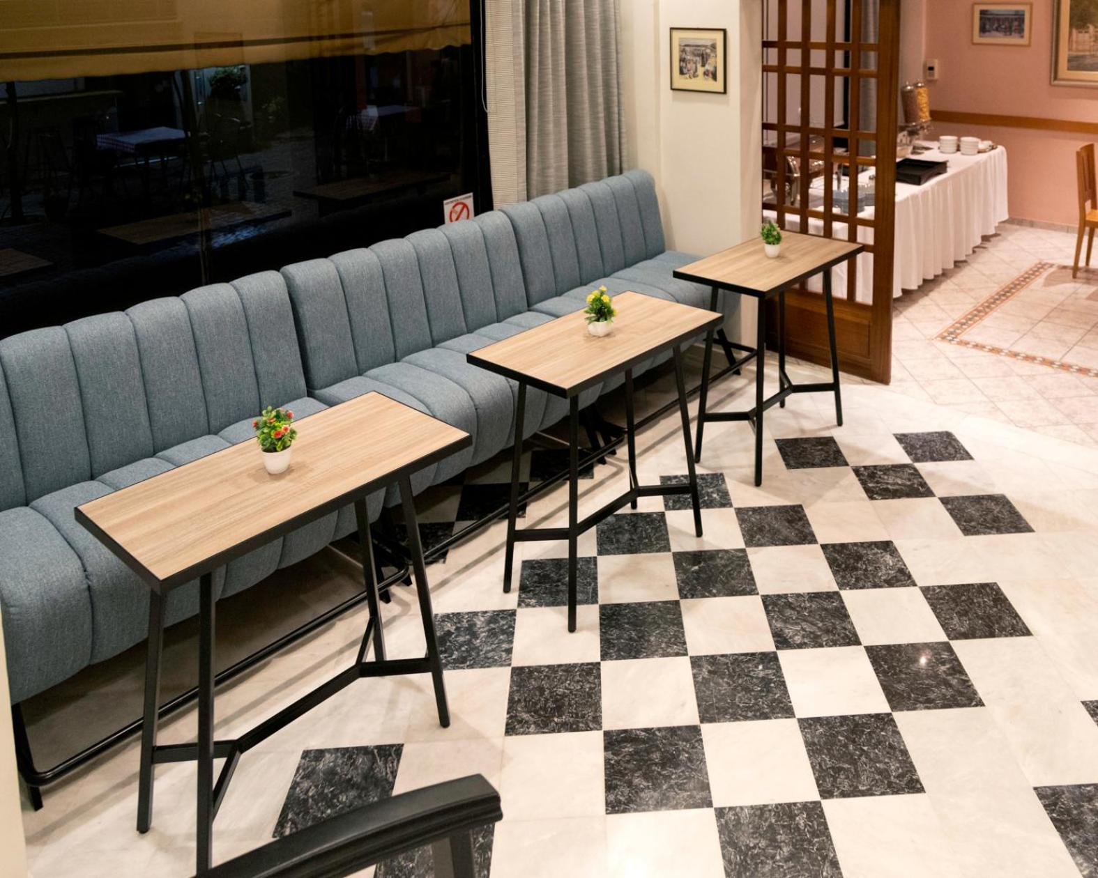 Hotel Avra Kardítsa Екстериор снимка