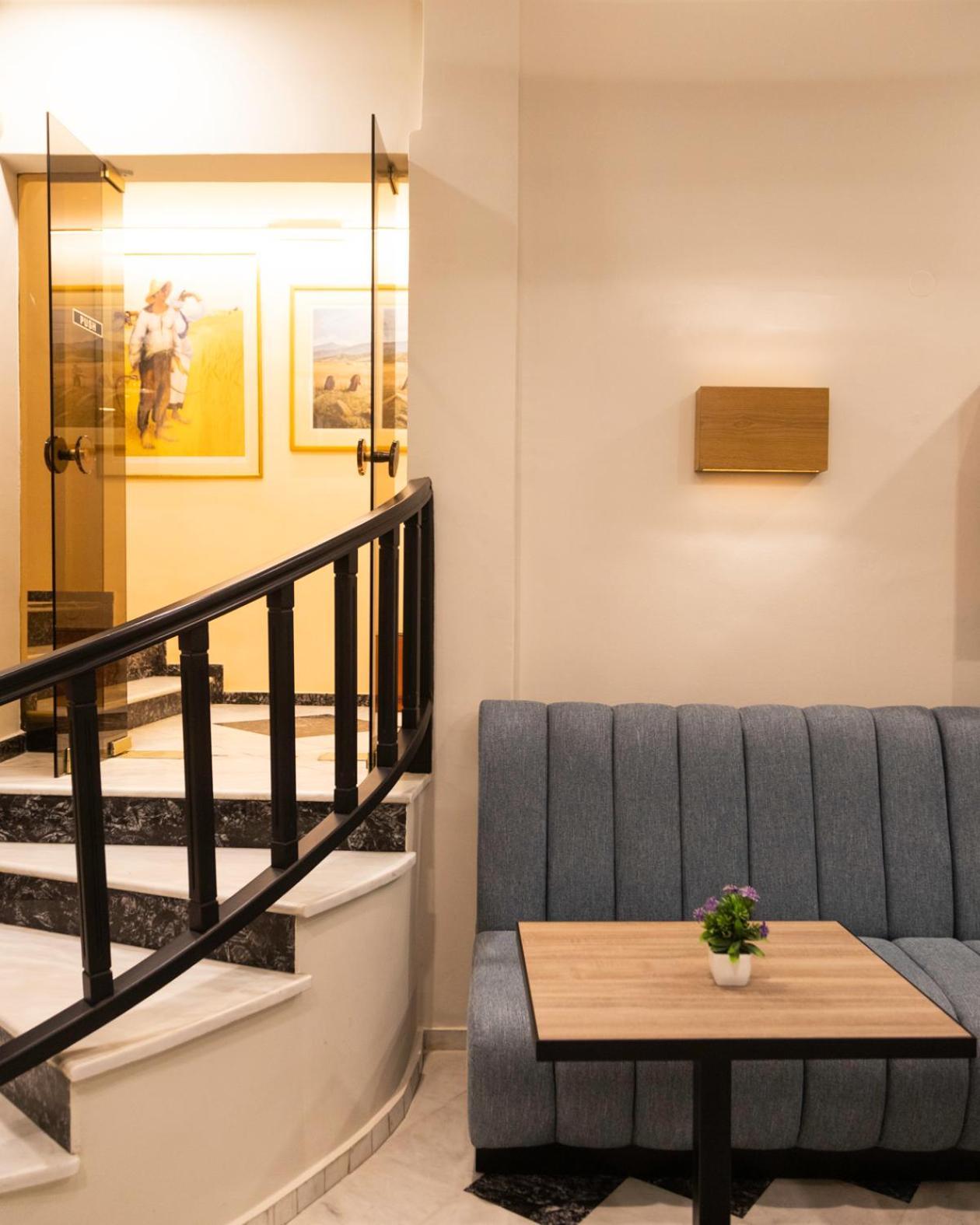 Hotel Avra Kardítsa Екстериор снимка