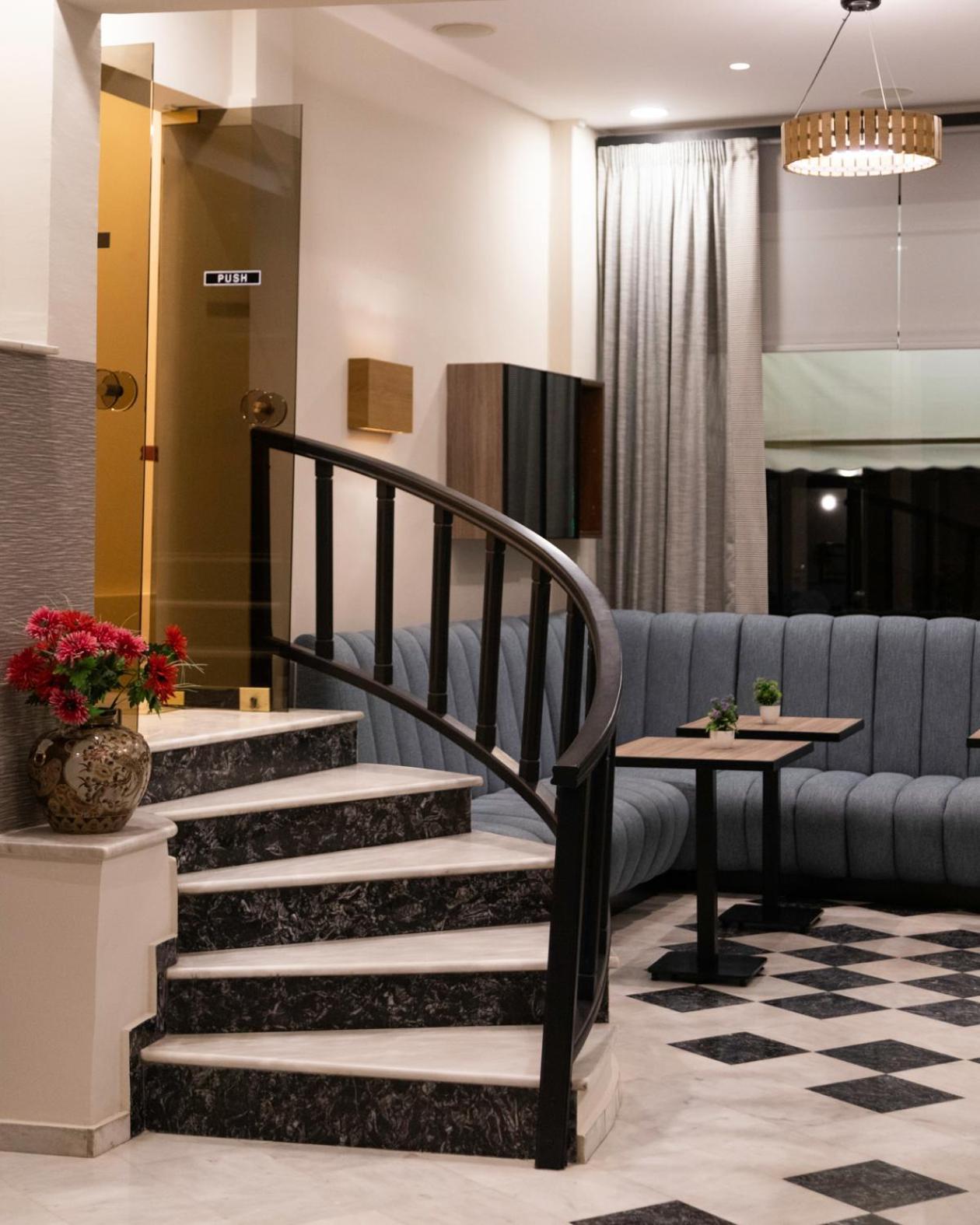 Hotel Avra Kardítsa Екстериор снимка