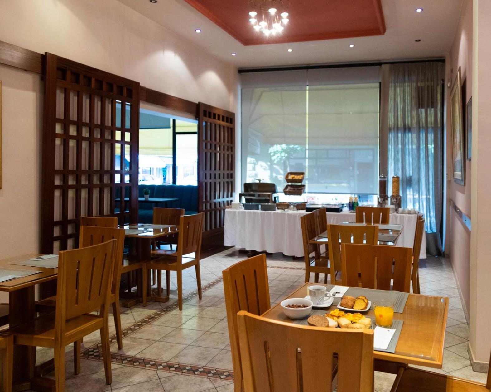 Hotel Avra Kardítsa Екстериор снимка