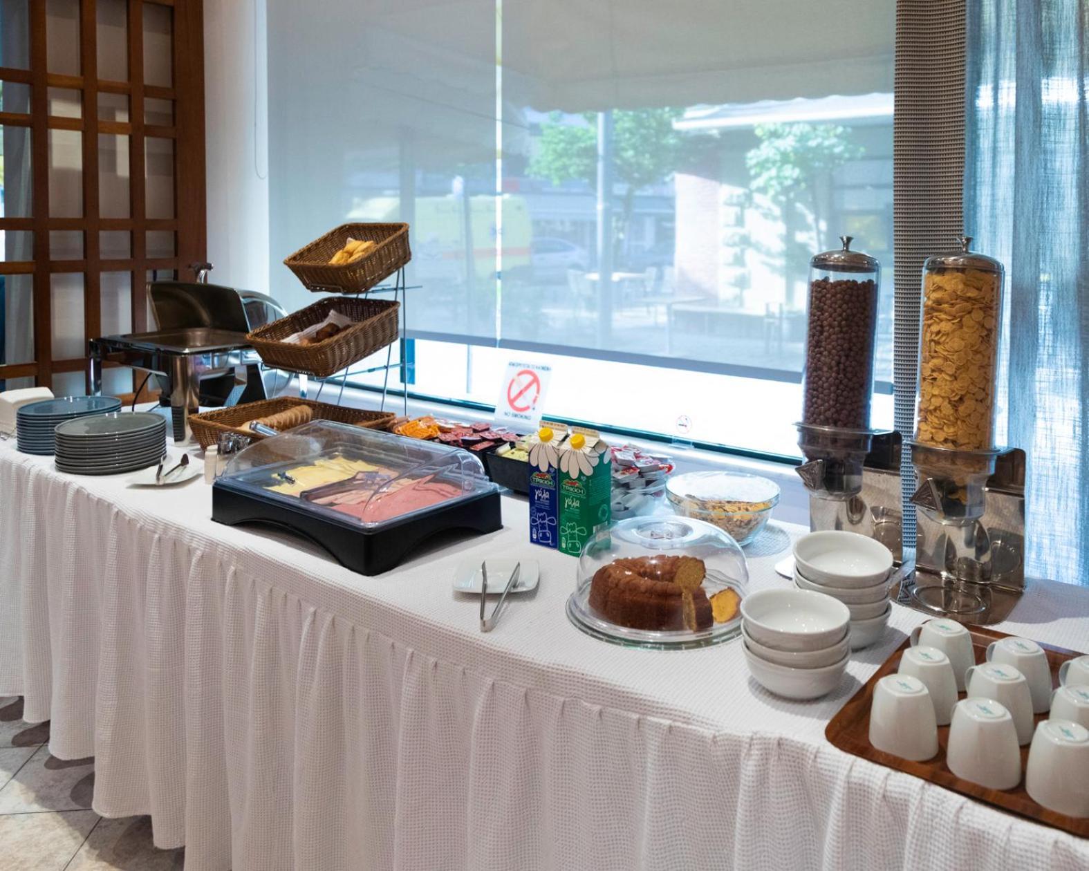 Hotel Avra Kardítsa Екстериор снимка