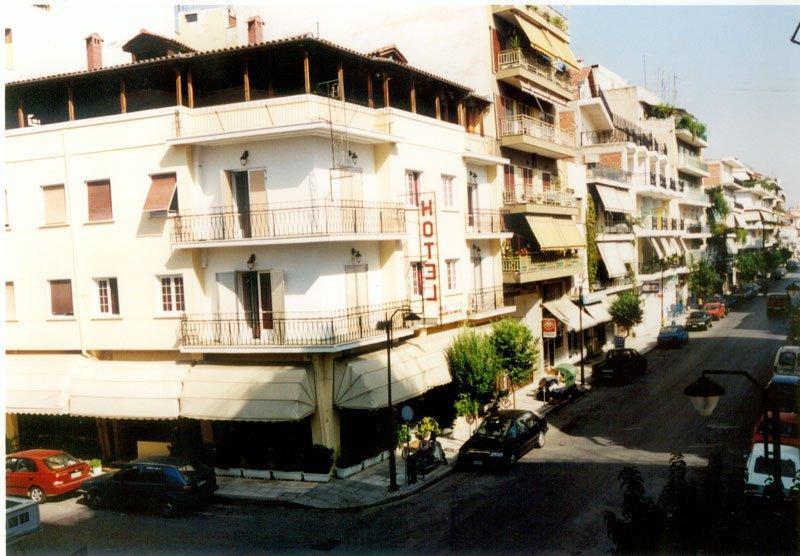 Hotel Avra Kardítsa Екстериор снимка